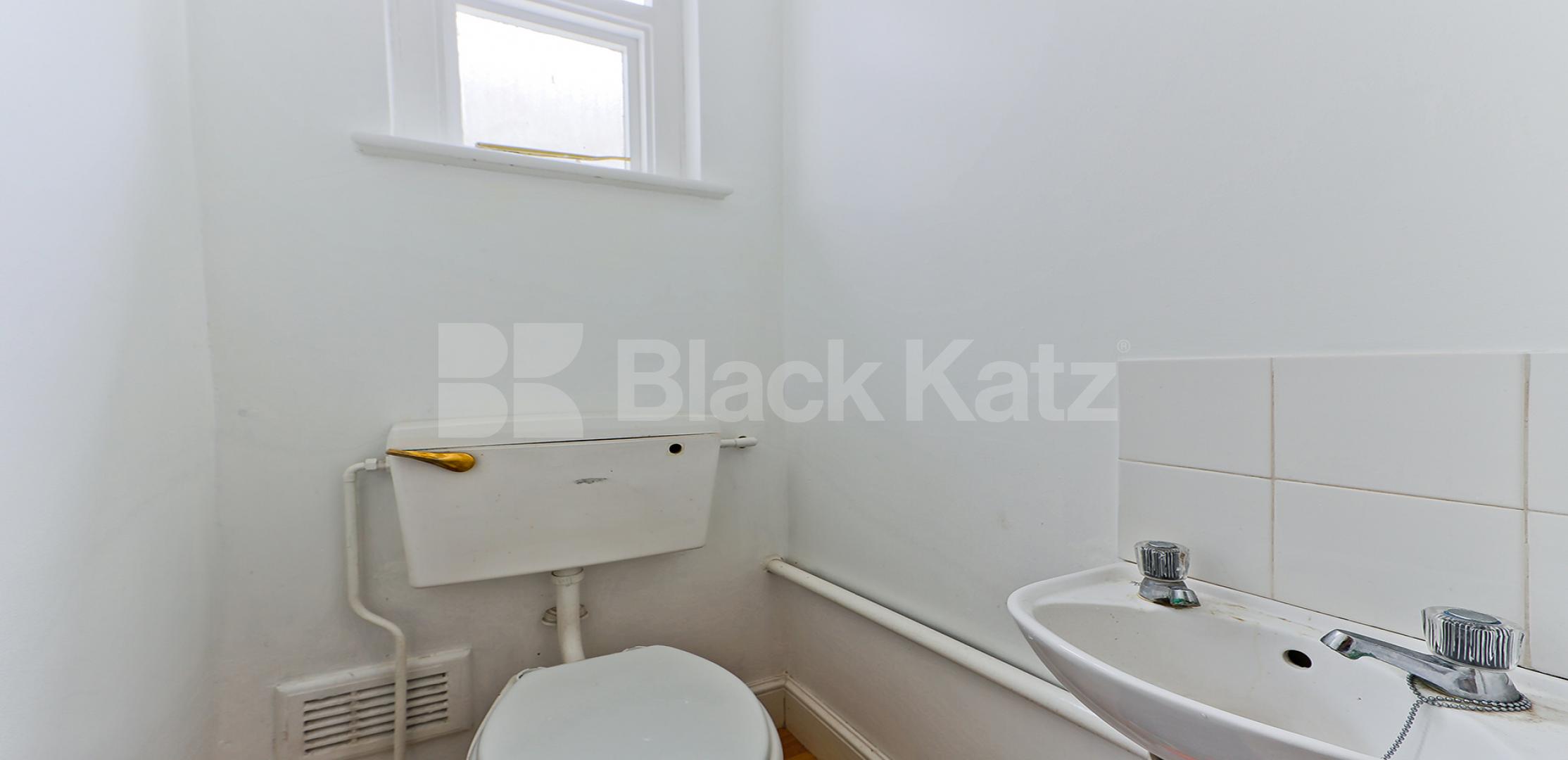 			LET, 3 Bedroom, 1 bath, 1 reception Apartment			 Elms Crescent , Abbeville Village. Clapham